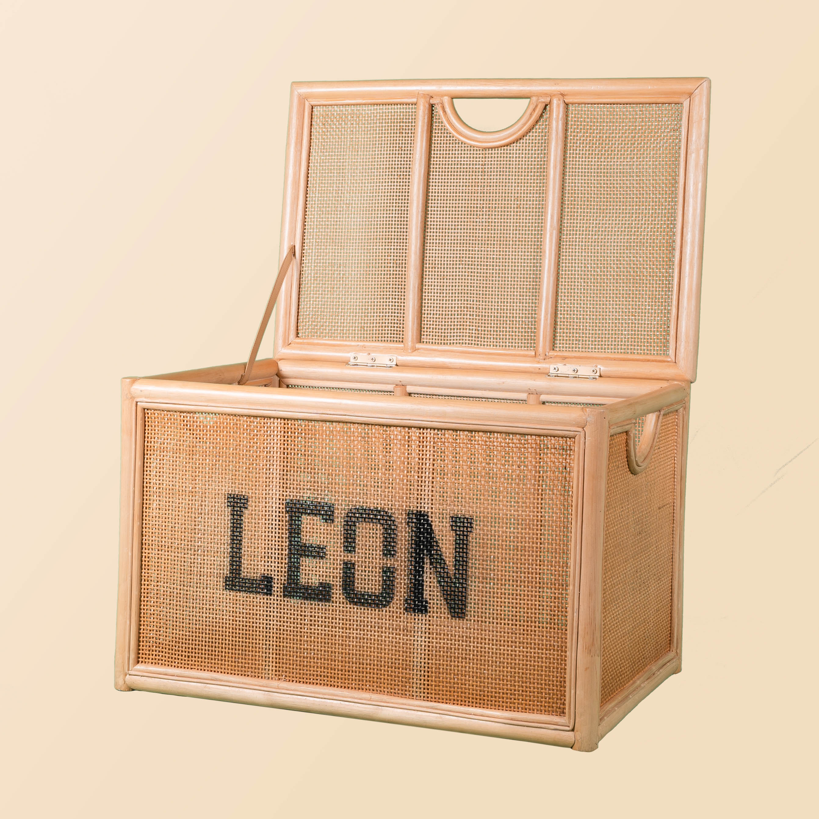 Quentin Storage Rattan Trunk | Handwoven Wicker Trunk with Lid | Momiji