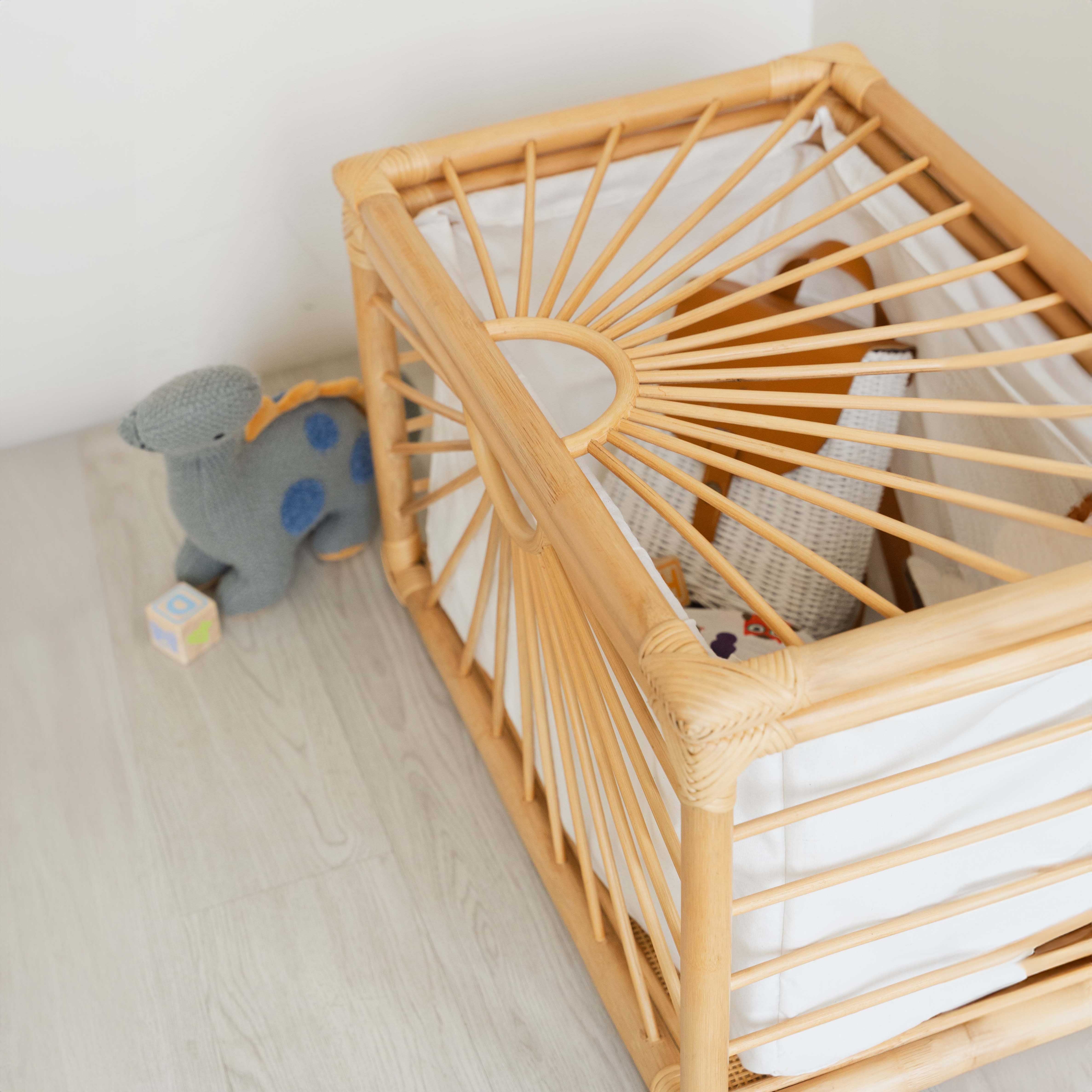 Quentin Storage Rattan Trunk | Handwoven Chest with Lid | Momiji